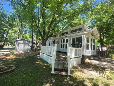 Beautiful 2006 Park Model with double loft and queen bedroom on - photo 25