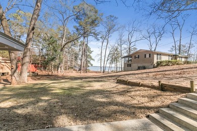 So much to enjoy with this beautifully updated Lake Eufaula home - photo 9