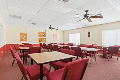 Beautifully maintained 1/1 Condo located in a welcoming and - photo 30