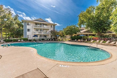 Flipflop distance to beach! This top floor corner Villa is just - photo 32