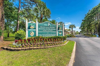 Flipflop distance to beach! This top floor corner Villa is just - photo 42