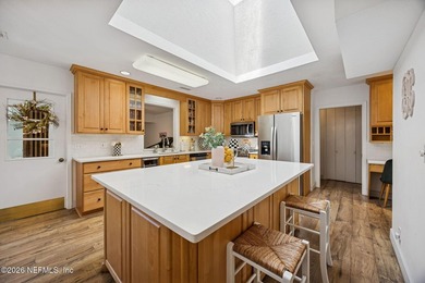 Recent Price Improvement! Classy and Convenient, Welcome Home to - photo 6