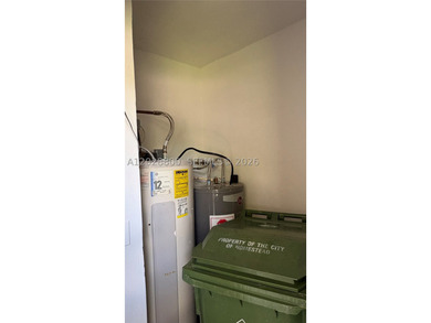 Move-in ready and centrally located! This well-kept home offers - photo 6