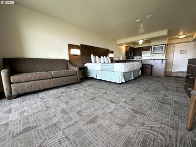 Oceanfront Condos w/ Stunning Ocean Views. Includes 2 side by - photo 8