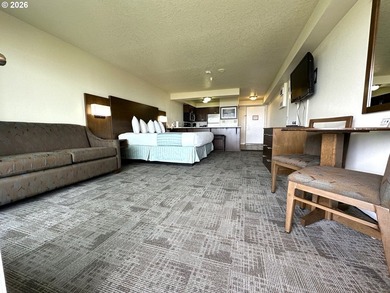 Oceanfront Condos w/ Stunning Ocean Views. Includes 2 side by - photo 9