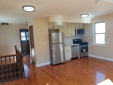 Desirable doctor's row location! Cash buyers preferred. Fully - photo 12