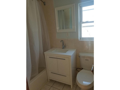 Desirable doctor's row location! Cash buyers preferred. Fully - photo 13