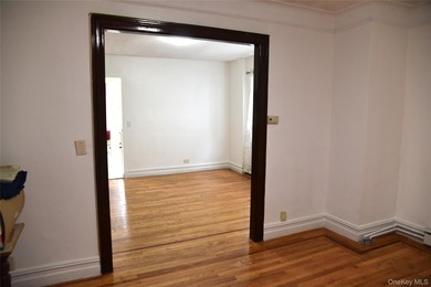 Baychester Area off 233 rd St One Family Frame Semidetached 3 - photo 4