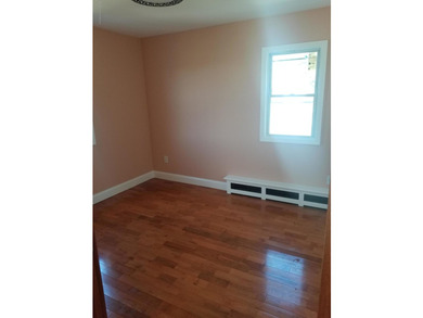 Desirable doctor's row location! Cash buyers preferred. Fully - photo 14