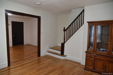 Baychester Area off 233 rd St One Family Frame Semidetached 3 - photo 6