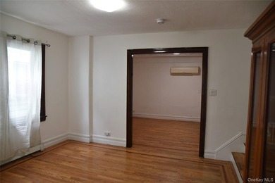 Baychester Area off 233 rd St One Family Frame Semidetached 3 - photo 8