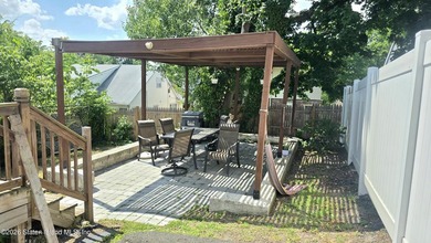 Desirable doctor's row location! Cash buyers preferred. Fully - photo 20