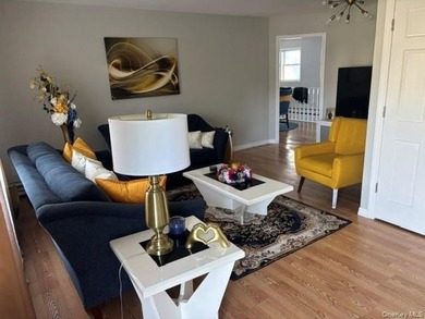 Sprawling 3 Bd Ranch Features All Wood Floors, 2 Full Baths - photo 2