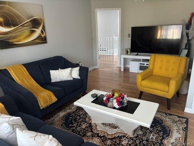 Sprawling 3 Bd Ranch Features All Wood Floors, 2 Full Baths - photo 3