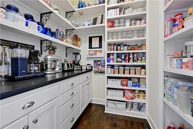 SELLERS ACCEPTED A SIGHT UNSEEN OFFER. Vacation at home in this - photo 25