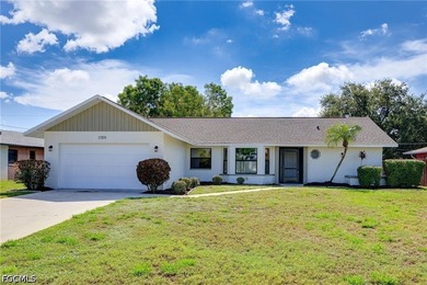 Thoughtfully renovated from top to bottom, this 3-bedroom - photo 3