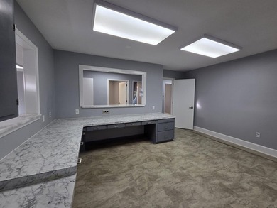 Position your business for success in this well-located - photo 8