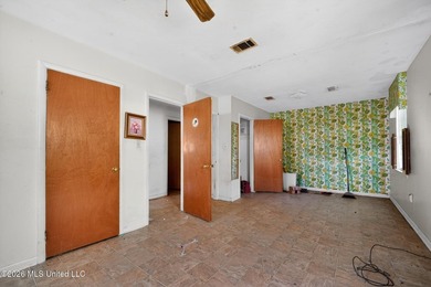 Welcome to this charming 3-bedroom, home located in the heart of - photo 12