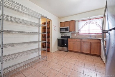 3-bedroom ranch offering 2 full bathrooms, a full finished - photo 12