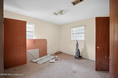 Welcome to this charming 3-bedroom, home located in the heart of - photo 13