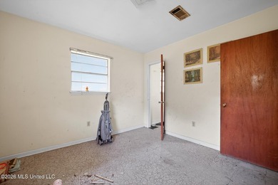 Welcome to this charming 3-bedroom, home located in the heart of - photo 14