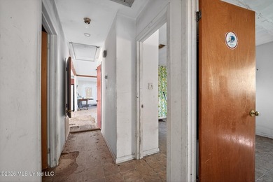 Welcome to this charming 3-bedroom, home located in the heart of - photo 17