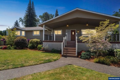 Lake Home For Sale in Roseburg, Oregon