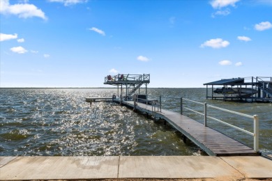 ABSOLUTELY BEAUTIFUL HOME ON WIDE OPEN WATER - Lake Home For Sale in Malakoff, Texas