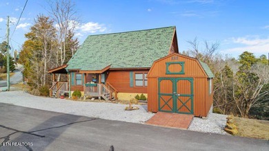 Sellers are ready to entertain your offers! Lake views and - photo 4