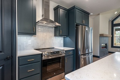 BRAND NEW HOME IN UPSCALE GATED COMMUNITY WITH RIVER ACCESS - photo 10