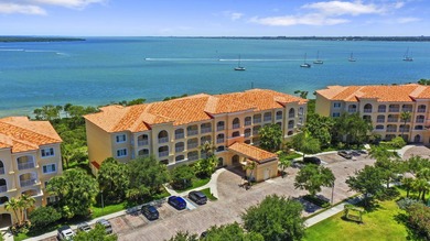 If you've been waiting for an END unit, PENTHOUSE condo with one - photo 30