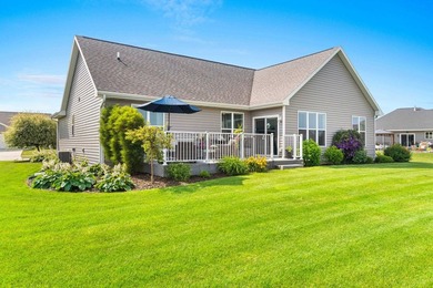 BETTER THAN NEW! Move right in to this well maintained Ledgeview - photo 2