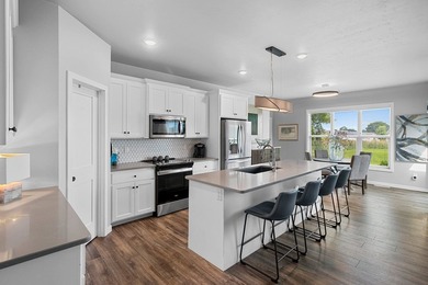 BETTER THAN NEW! Move right in to this well maintained Ledgeview - photo 9