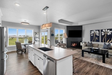BETTER THAN NEW! Move right in to this well maintained Ledgeview - photo 10