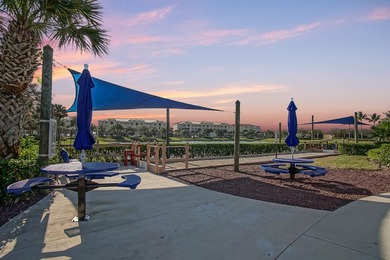 If you've been waiting for an END unit, PENTHOUSE condo with one - photo 41