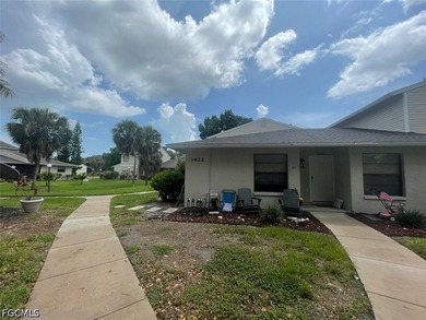 Welcome to this 3-bedroom, 2.5-bath condo offering a fantastic - photo 8