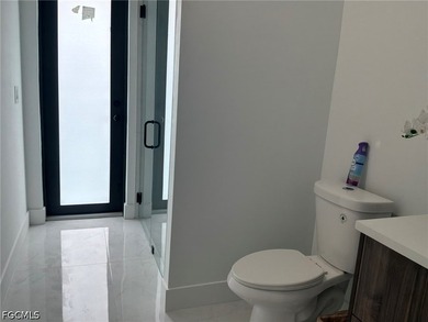 Exceptional opportunity! Seller accepted a job transfer, but the - photo 6