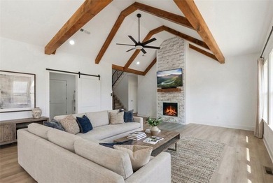 Bright, modern 2,215 sq ft home on Waterside Lane with seasonal - photo 5