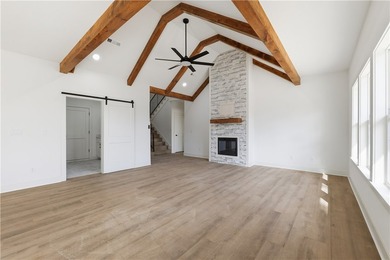 Bright, modern 2,215 sq ft home on Waterside Lane with seasonal - photo 7