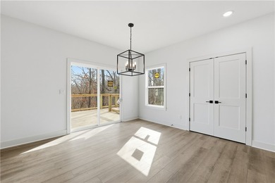 Bright, modern 2,215 sq ft home on Waterside Lane with seasonal - photo 9