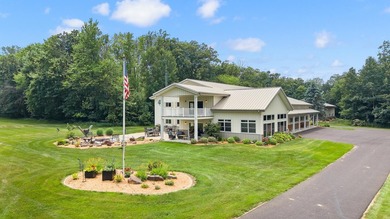 Discover a one-of-a-kind Sauk County Barndominium offering over - photo 9