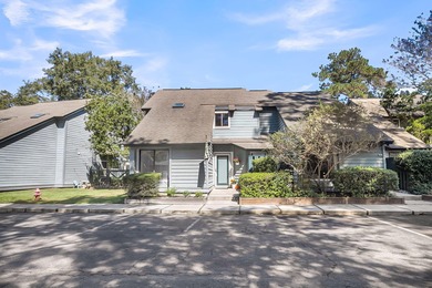 Lake Condo For Sale in Mount Pleasant, South Carolina