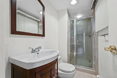 Waterfront high ranch offering 4 bedrooms and 2 full baths, set - photo 19