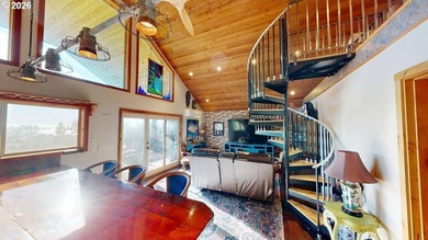 Eclectic style meets original design in this coastal retreat - photo 10