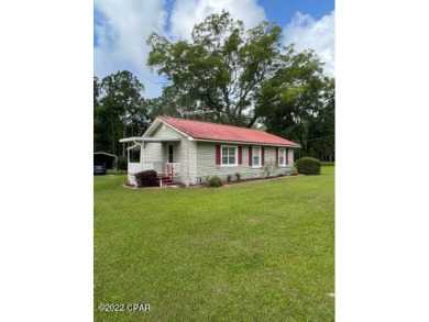 (private lake, pond, creek) Home For Sale in Caryville Florida