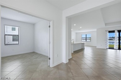 Welcome to Timber Creek! This beautifully maintained 3-bedroom - photo 3