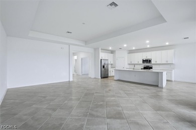 Welcome to Timber Creek! This beautifully maintained 3-bedroom - photo 5