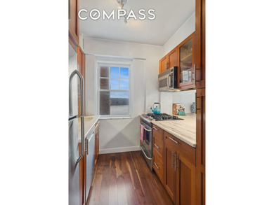 *LIVE ON TOP OF THE WORLD This stunning high floor one bedroom - photo 3