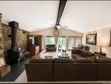 This Greers Ferry Lake area home retreat, is just 3.3 miles to - photo 5
