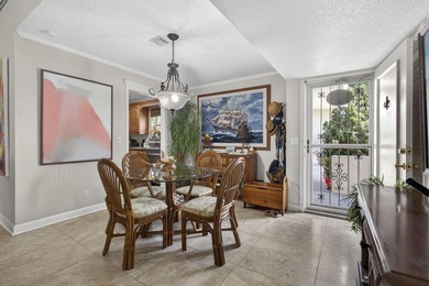 Beautifully maintained 2BR/2BA end-unit villa in desirable - photo 7